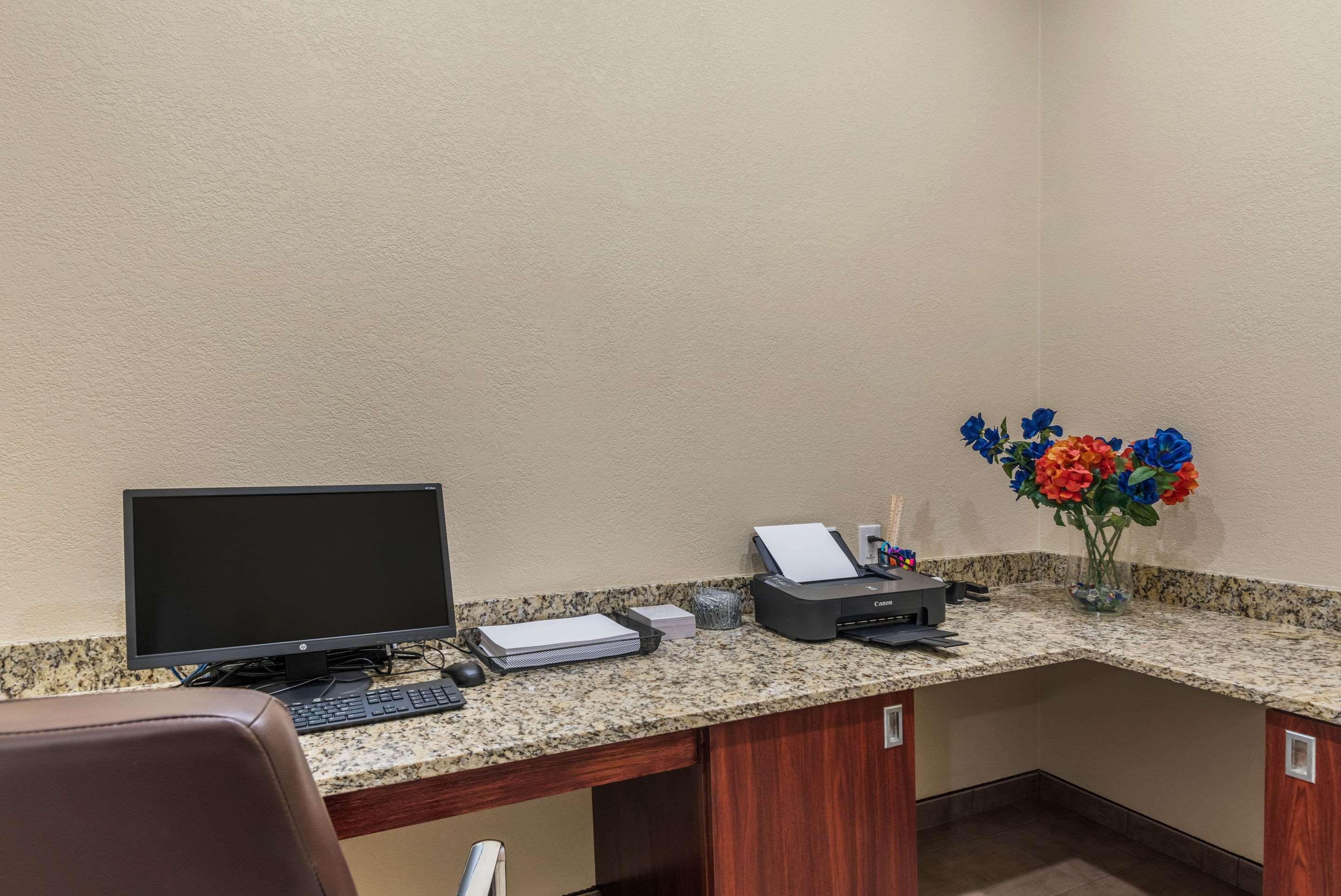 Comfort Inn&suites 2*
