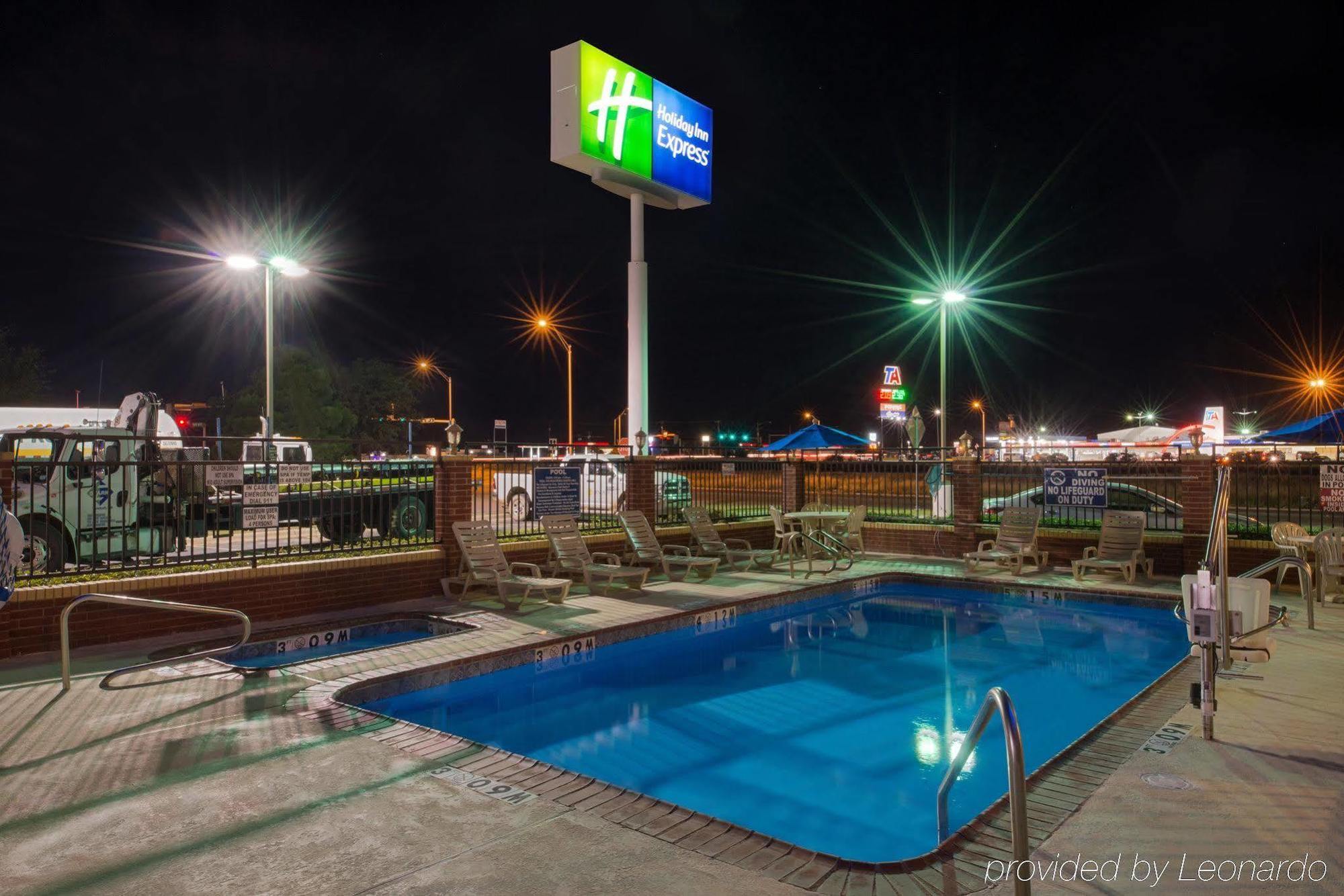 Comfort Inn&suites Hotel 2*